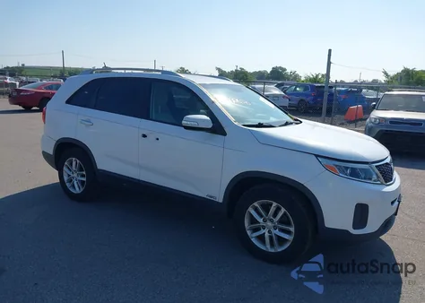 2015 Kia Sorento Lx V6 z USA, uszkodzony, nr VIN 5XYKTDA75FG659696